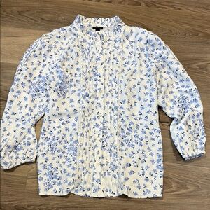 Ann Taylor Floral Periwinkle and White Women's Top